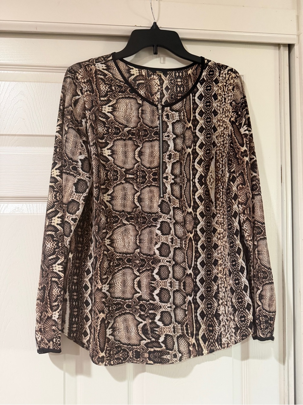 Milano Long Sleeve V-Neck Snake-Print Top in Brown Size Large